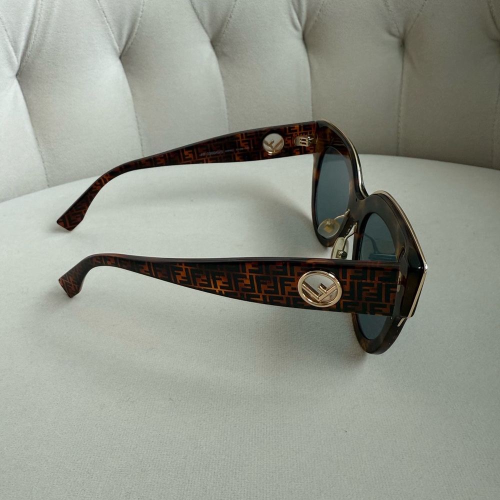 Fendi Women's Tortoiseshell Pattern Sunglasses - image 2